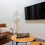 Bright And Modern Studio In Louisville # 404