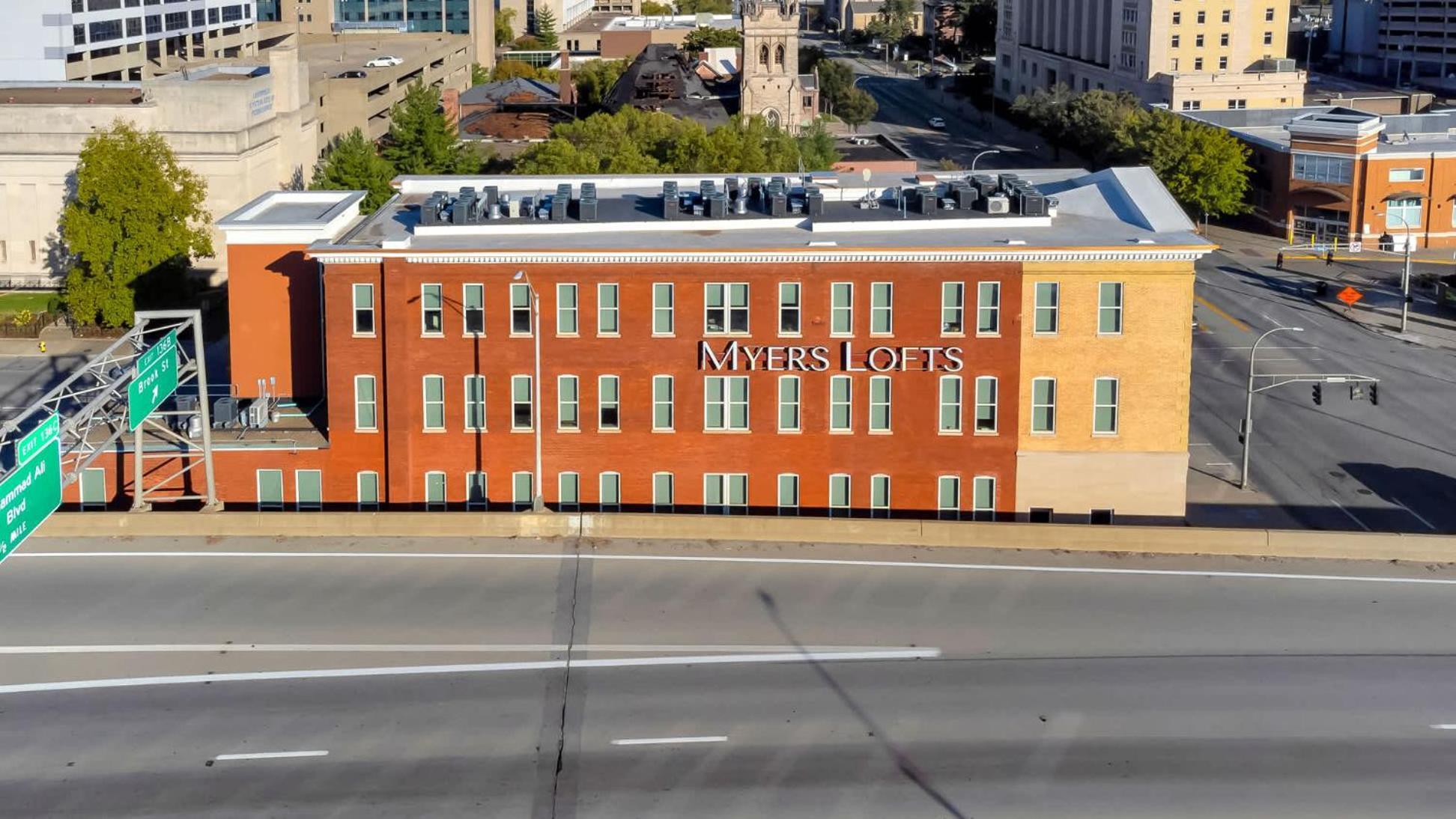 Bright And Modern In # 404 Louisville