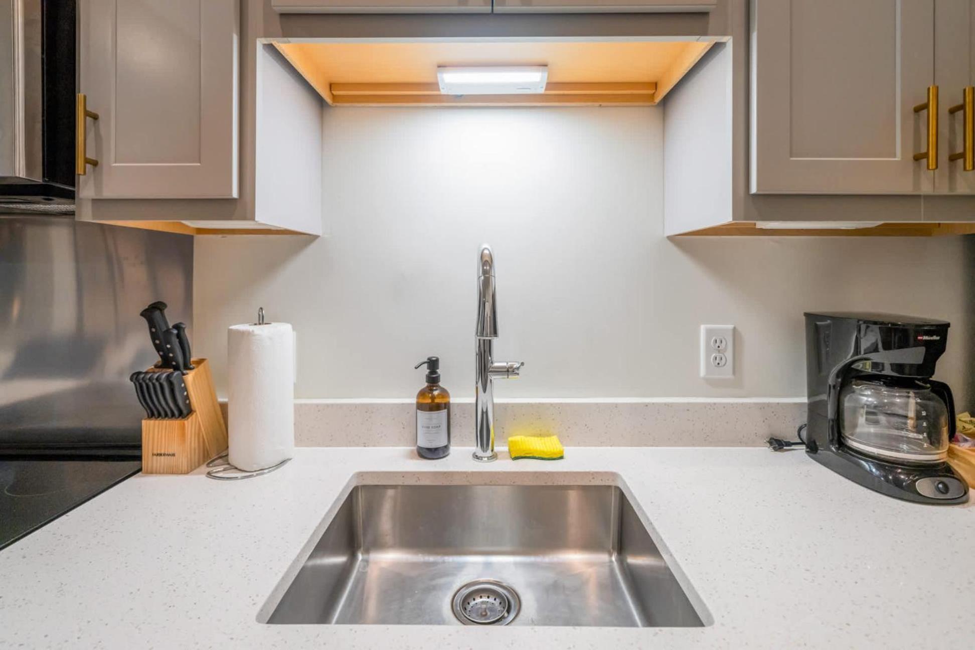 Bright And Modern In # 404 * Louisville