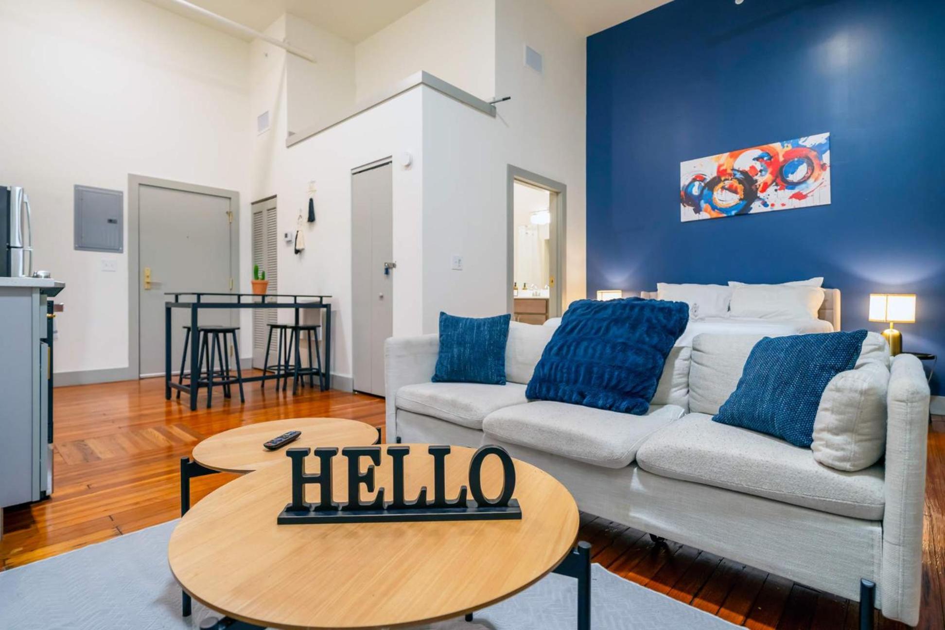 Apartment Bright And Modern In # 404 *