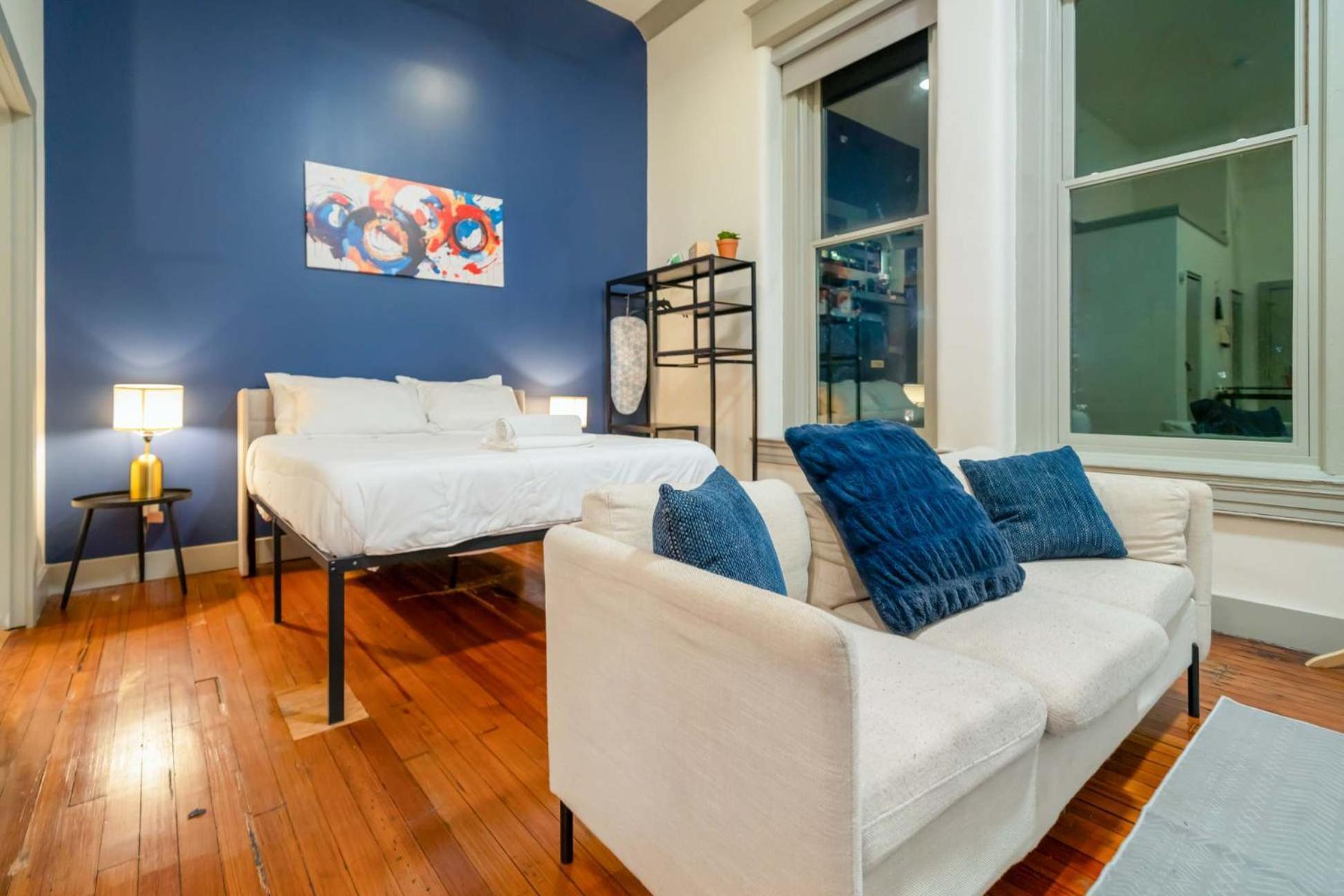 Bright And Modern In # 404 * Louisville